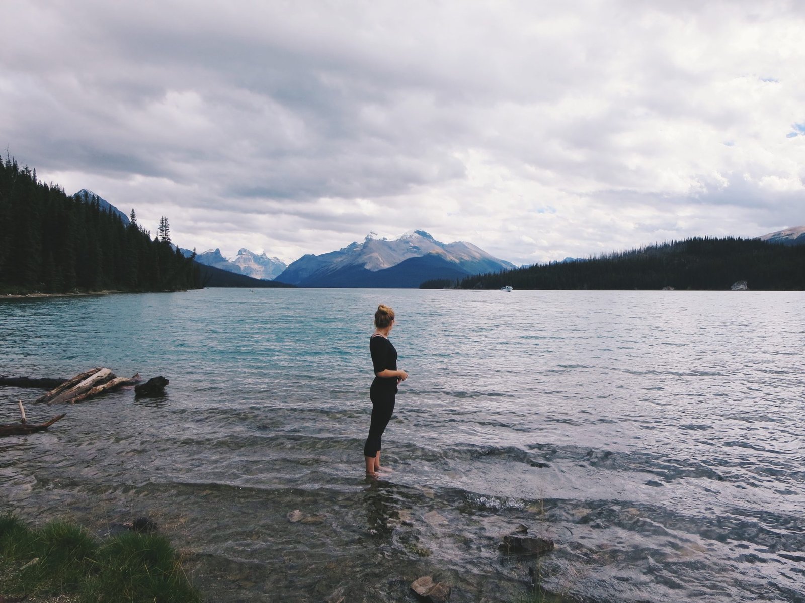 jana meerman maligne lake