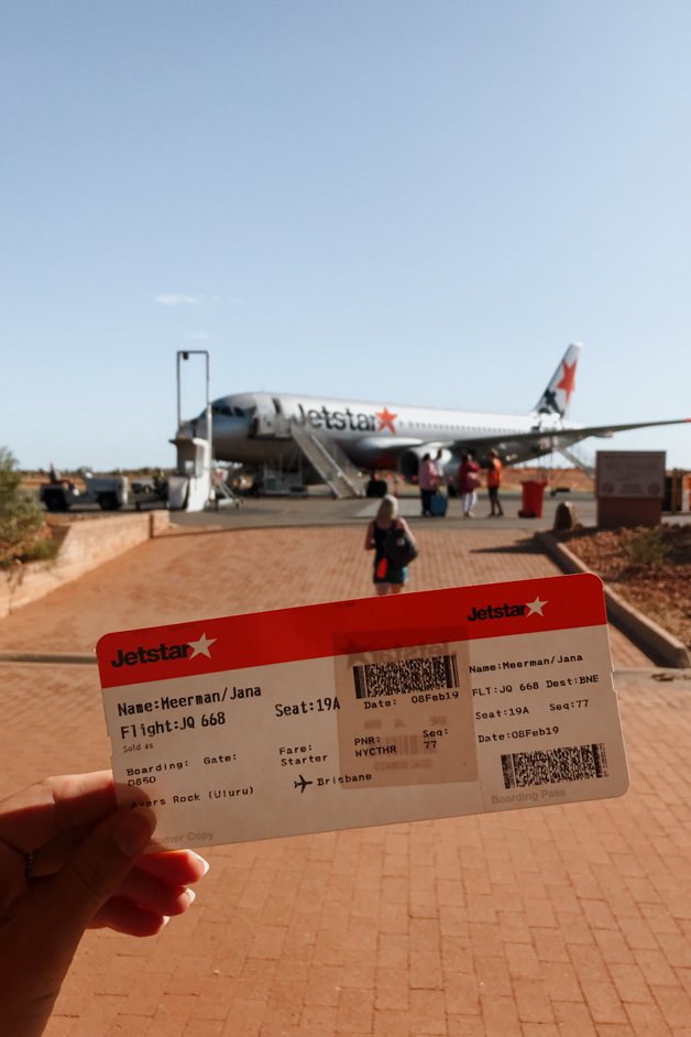 jana meerman ayers rock airport uluru australia-2