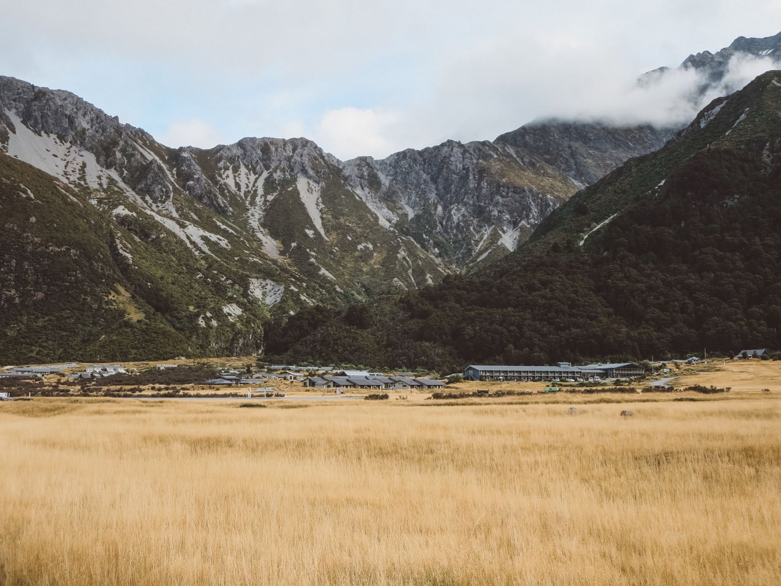 jana meerman mount cook village