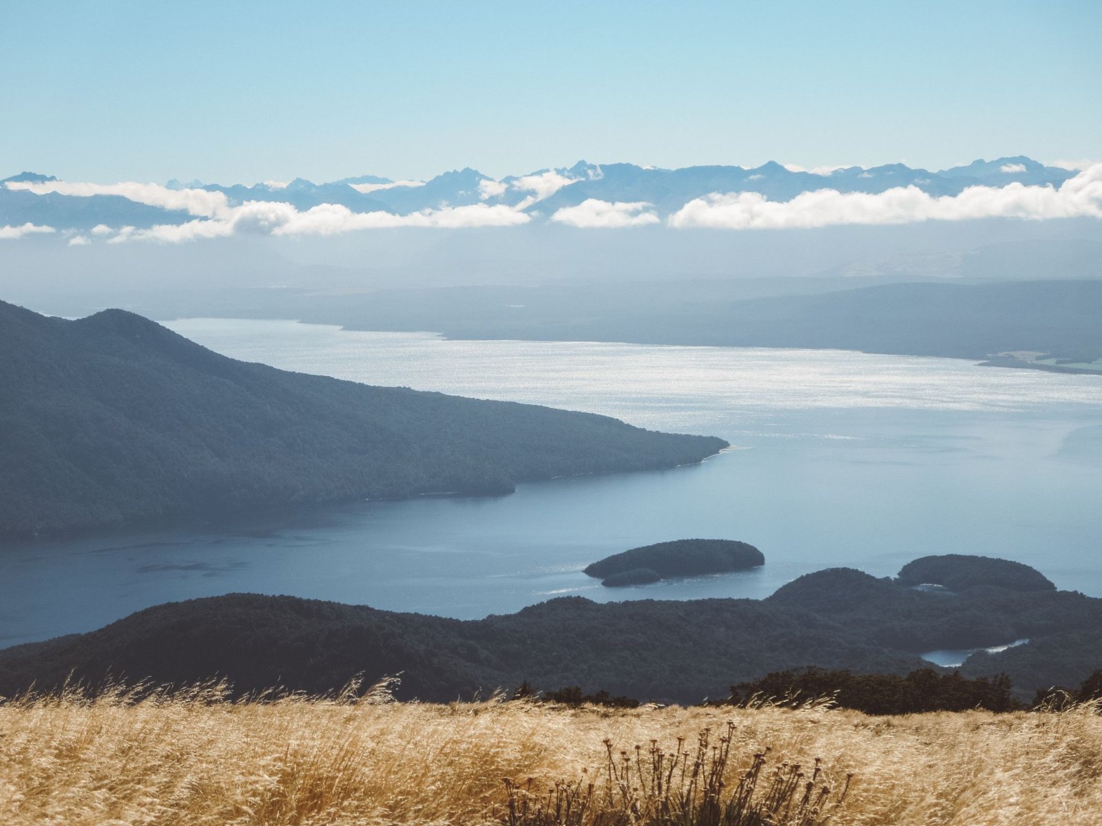 jana meerman luxmore hut kepler track (1)