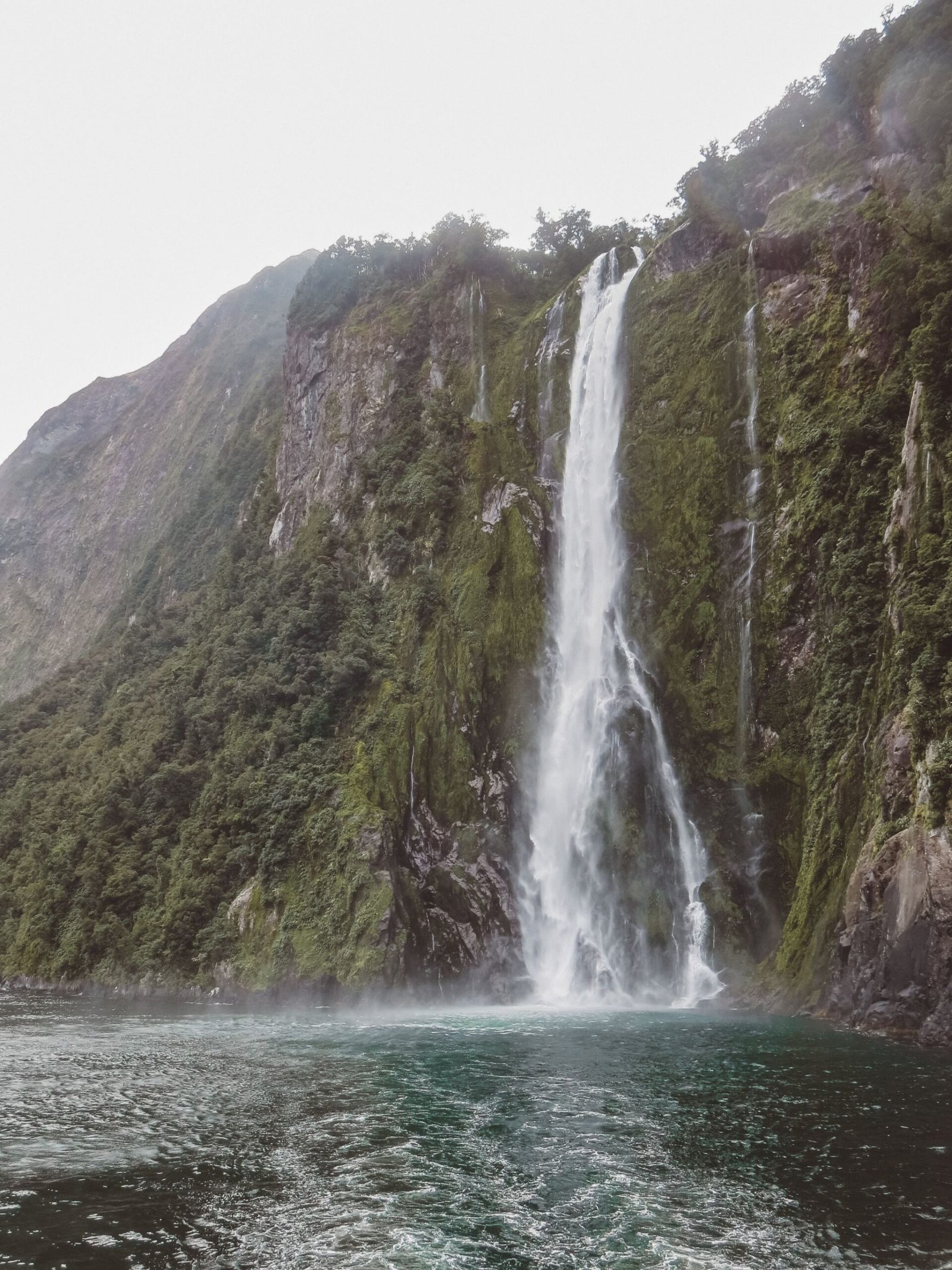 https://janameerman.com/milford-sound/