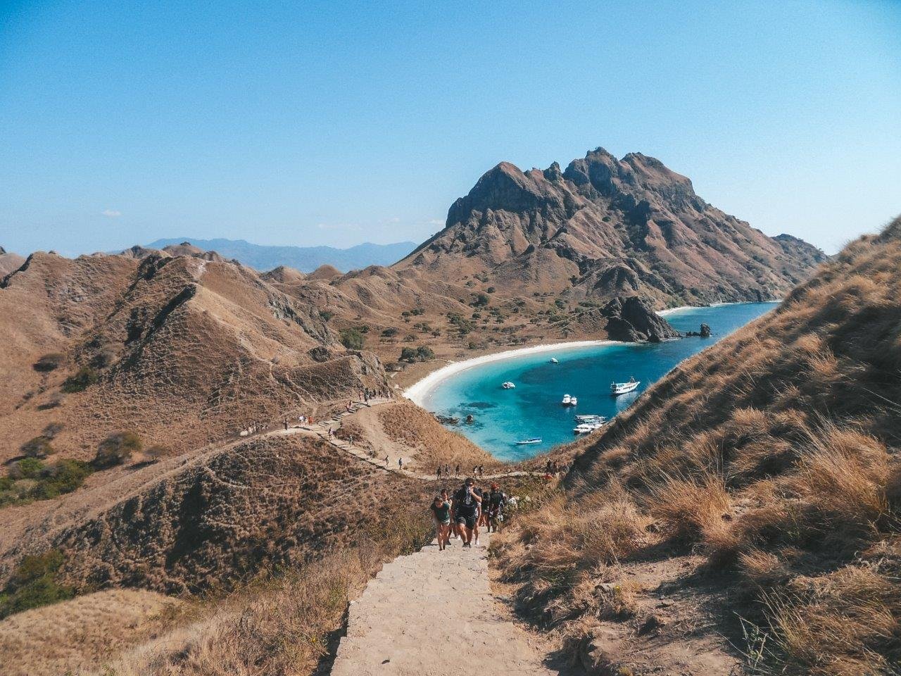 Hiking Padar Island in Komodo National Park, Indonesia | Jana Meerman