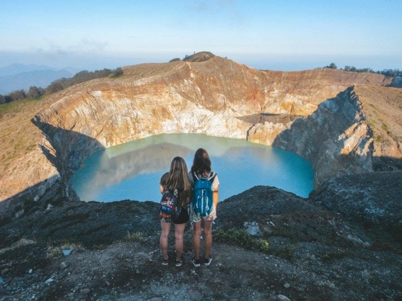 Hiking Mount Kelimutu in Flores, Indonesia | Jana Meerman