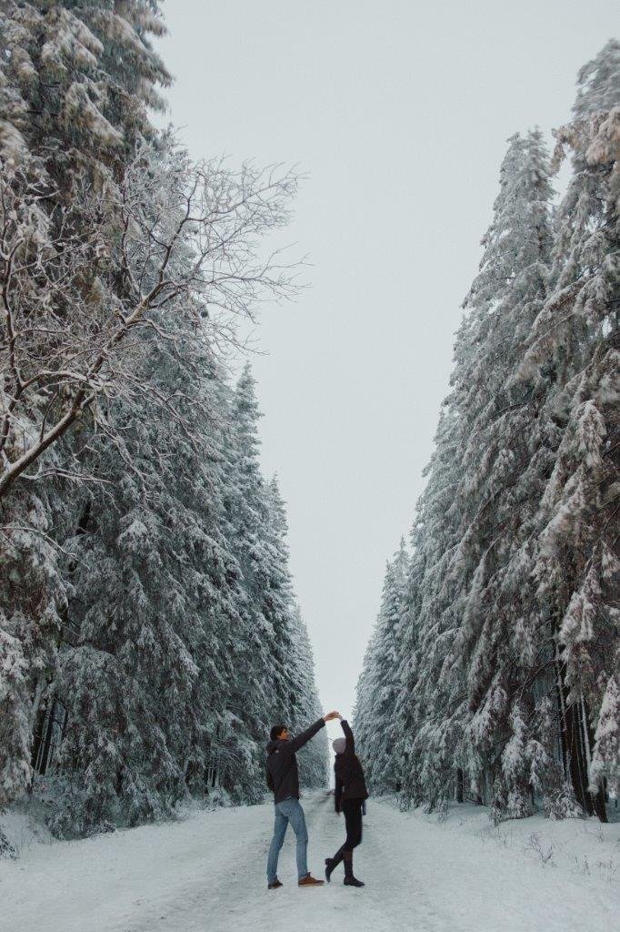 jana meerman couple snow dancing belgium (2)