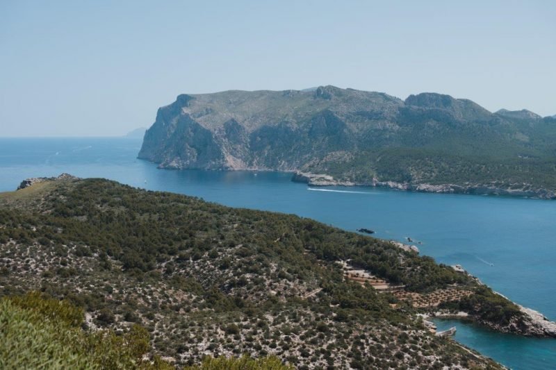 Hiking Sa Dragonera on Mallorca, Spain | Jana Meerman