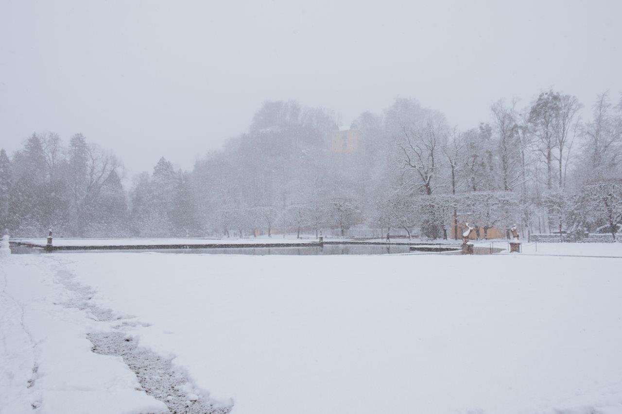 jana meerman schloss hellbrunn snow salzburg (2)