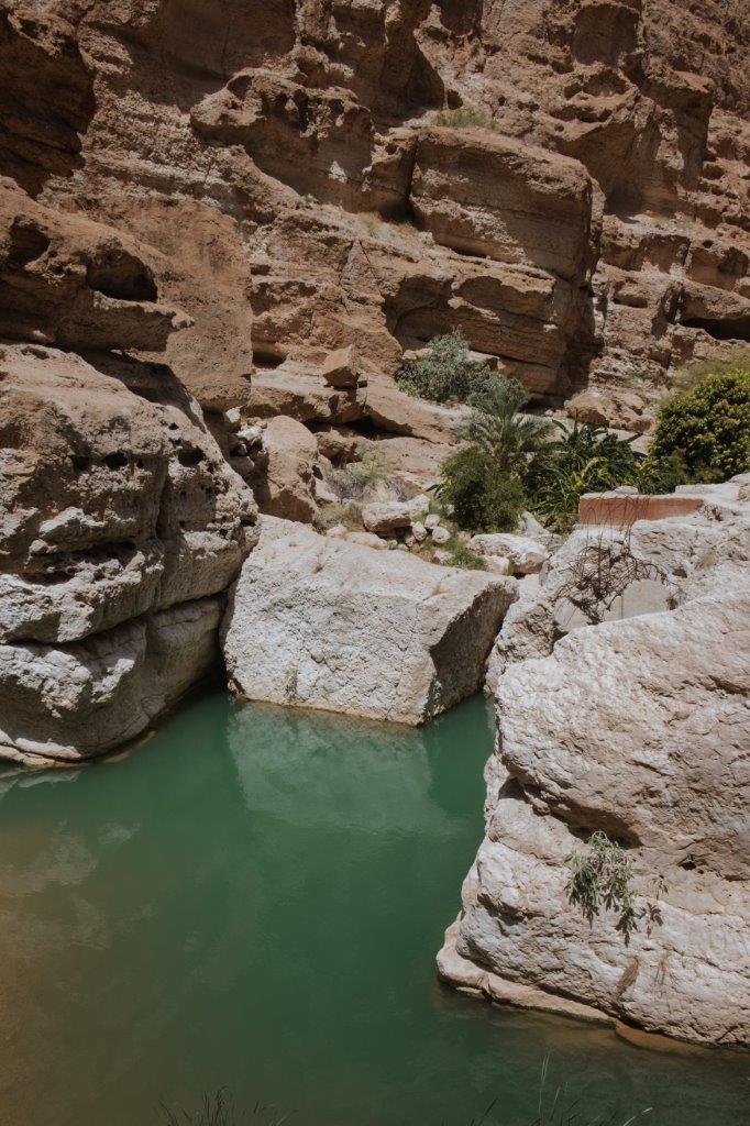 jana meerman wadi shab hike oman (11)