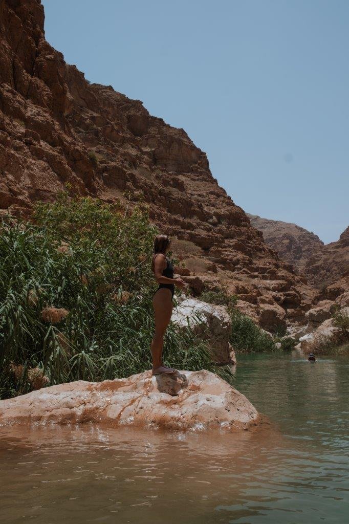 jana meerman wadi shab hike oman (34)