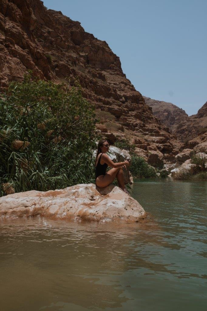 jana meerman wadi shab hike oman (11)