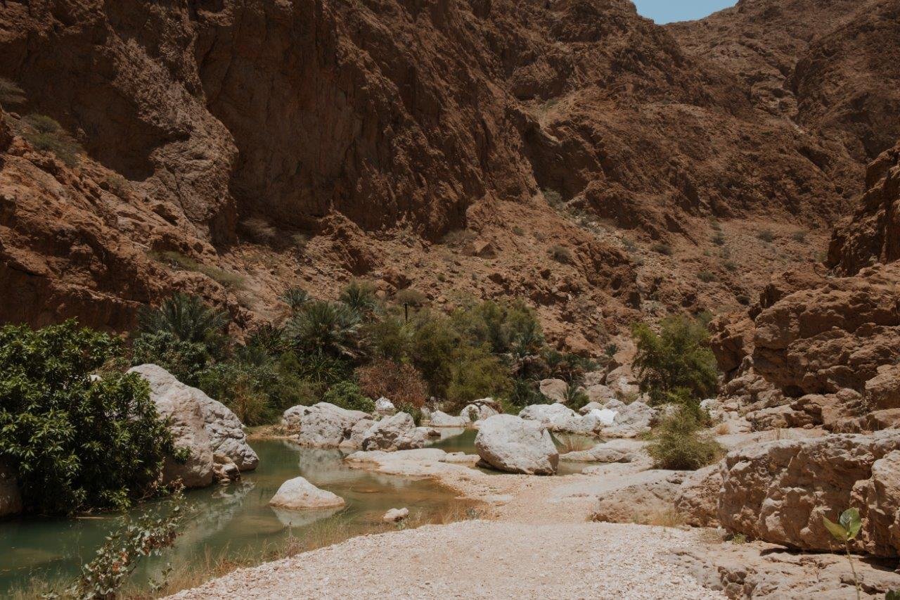 jana meerman wadi shab hike oman (11)