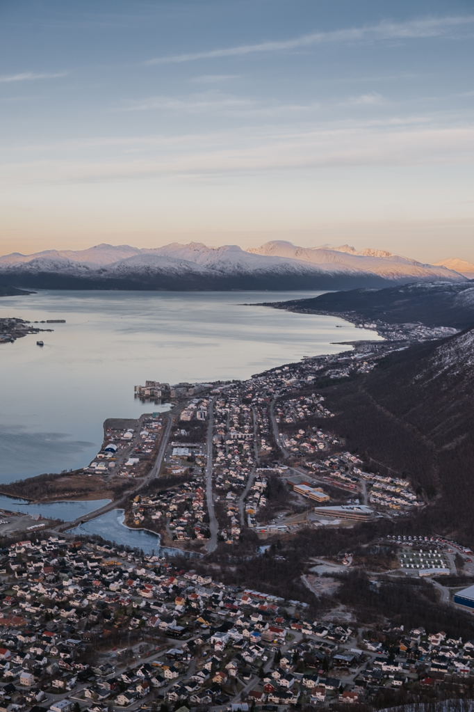 jana meerman sherpatrappa tromso viewpoint observation deck cable car norway (1)
