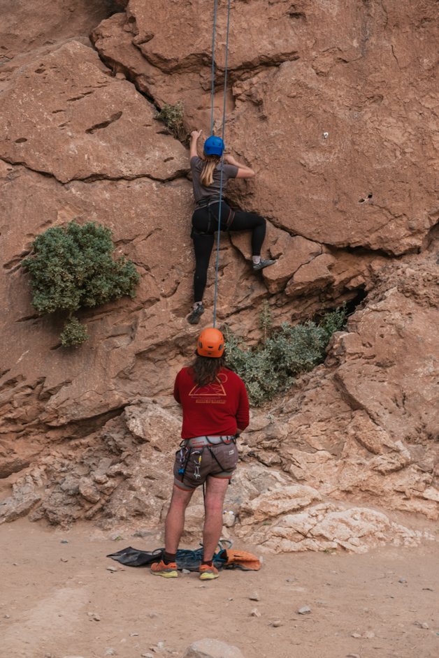 jana meerman rock climbing todra gorge morocco (1)