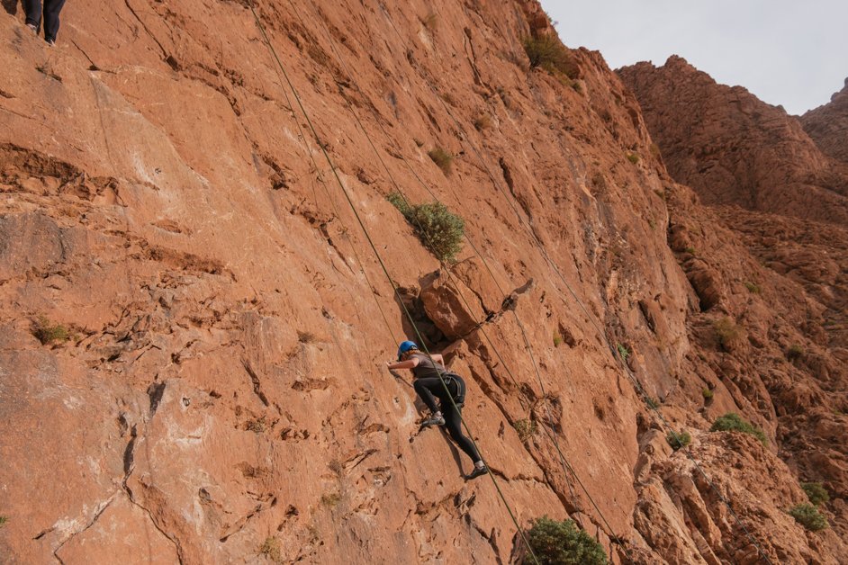 jana meerman rock climbing todra gorge morocco (1)