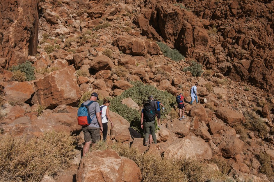 jana meerman todra gorge hike morocco (5)