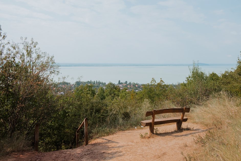 jana meerman Fülöp-hegyi Millenniumi kilátó Hike revfulop lake balaton hungary-01