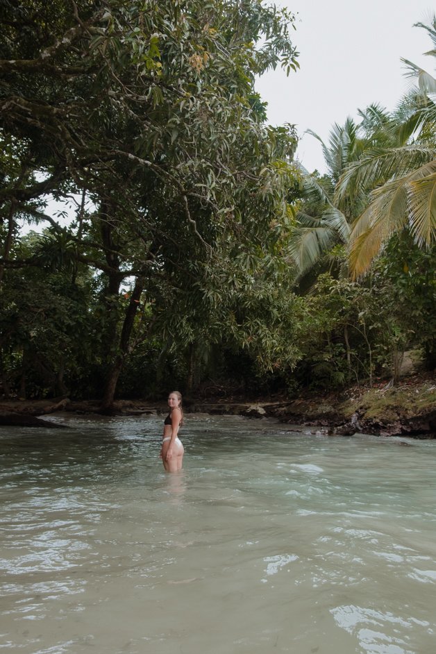 jana meerman bambuda lodge bocas del toro panama isla solarte hike-28