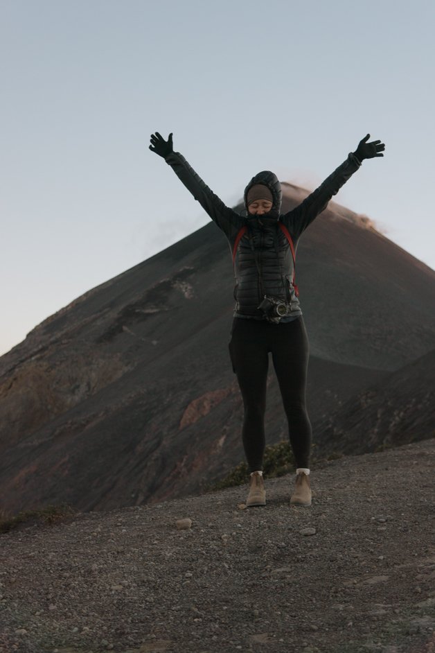 jana meerman acatenango fuego volcano hike guatemala-057