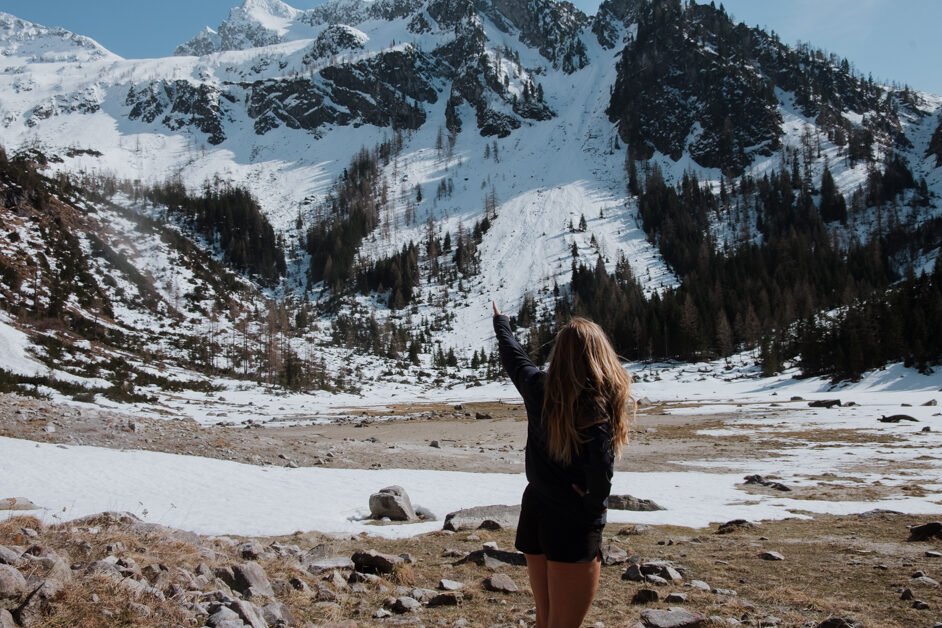 jana meerman schodersee lake hike austria-84