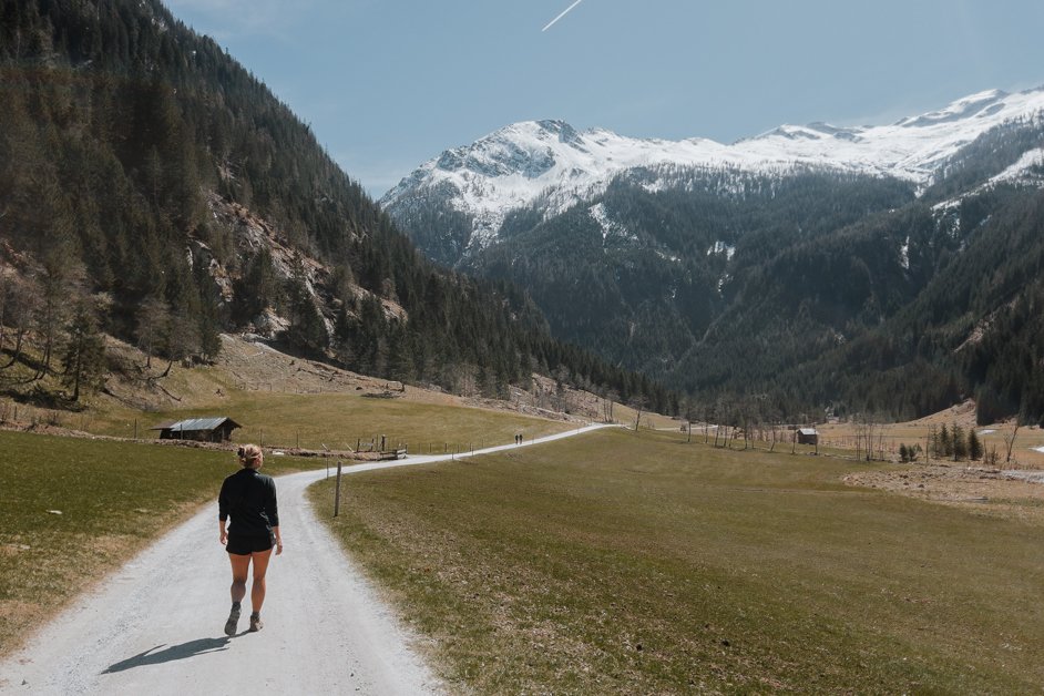 jana meerman schodersee lake hike austria-84