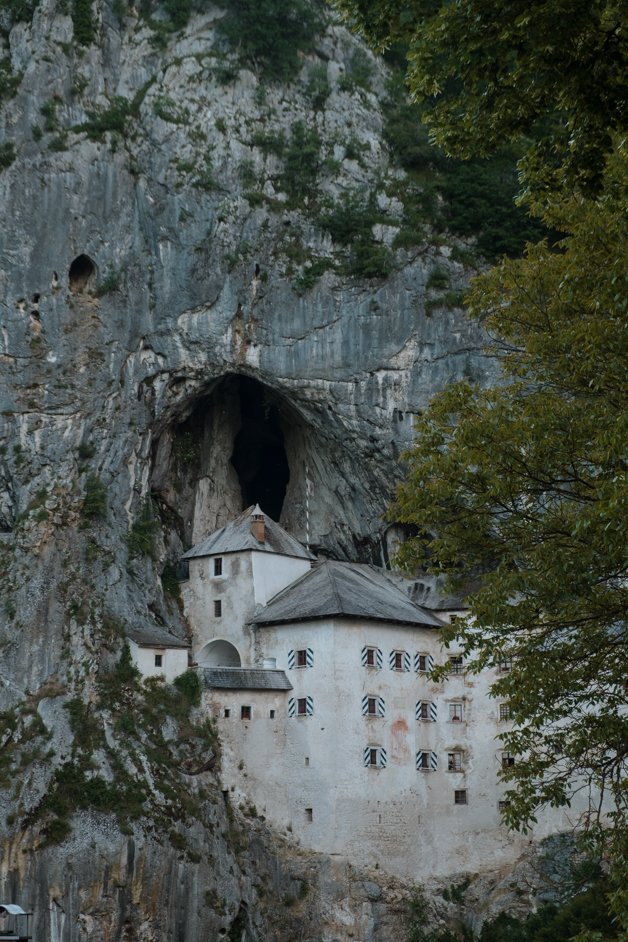 jana meerman predjama castle slovenia-15