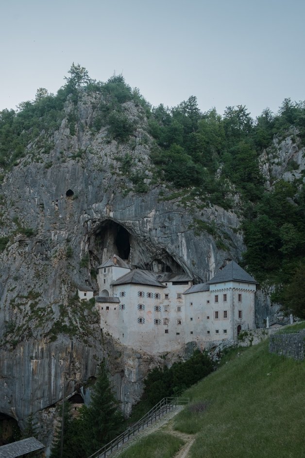 jana meerman predjama castle slovenia-15