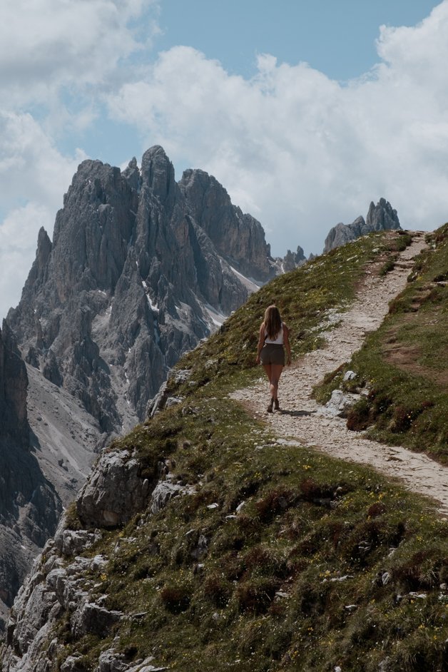 jana meerman cadini di misurina tre crime dolomites italy hike-20