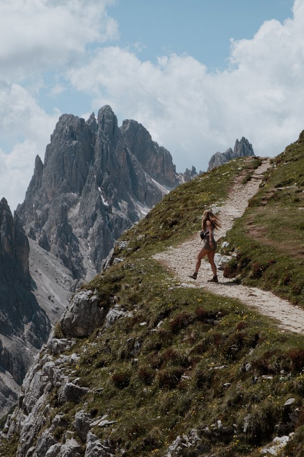 jana meerman cadini di misurina tre crime dolomites italy hike-20