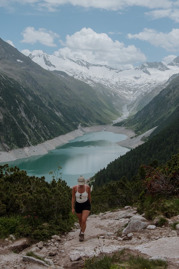 jana meerman olpererhutte hike tyrol austria-23
