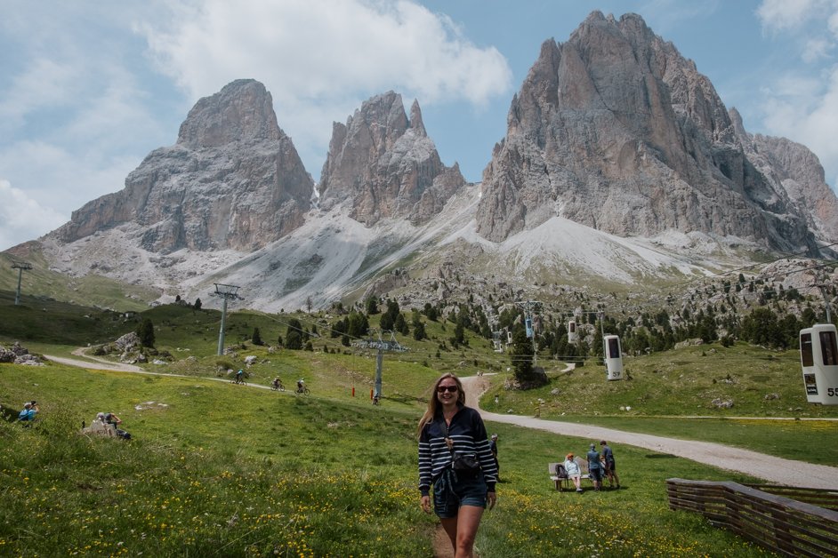 jana meerman sassolungo cable car dolomites italy-03
