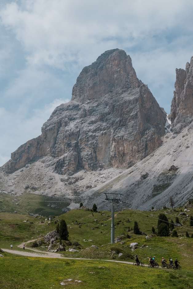 jana meerman sassolungo cable car dolomites italy-03