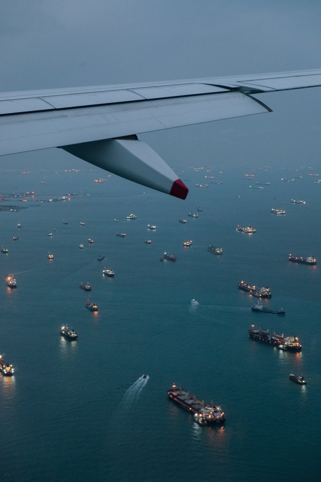 jana meerman airplane window view singapore airlines-2
