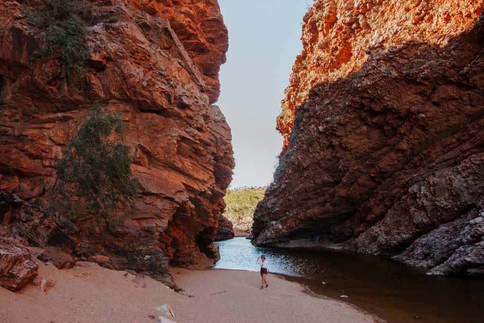 jana meerman tjoritja - west macdonnell national park australia-041