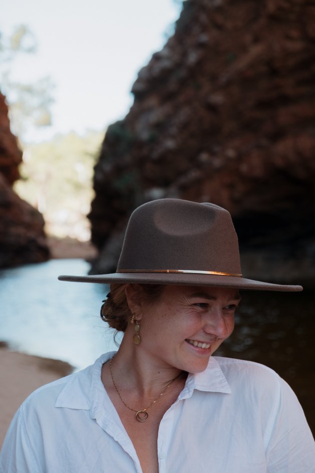 jana meerman tjoritja - west macdonnell national park australia-041